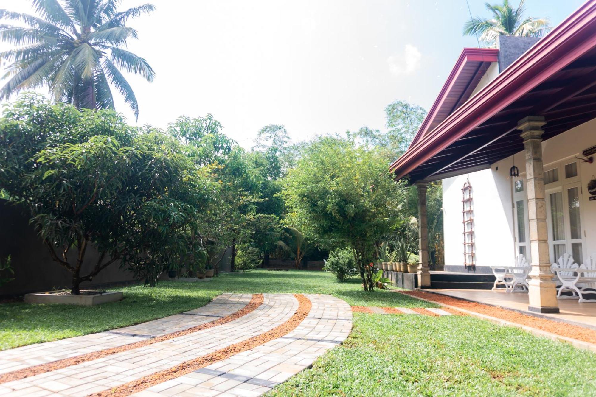 Villa Tropical Oasis Balapitiya Exterior photo